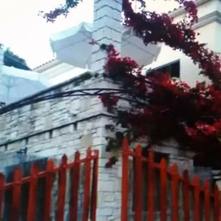 Loulaki Magazia Paxi Arvanitakeika